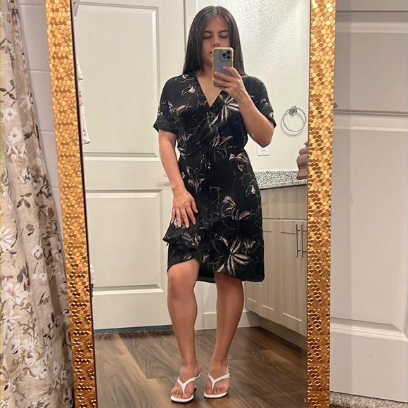 Aritzia Babaton Wallace Wrap Dress - Picture 1 of 8